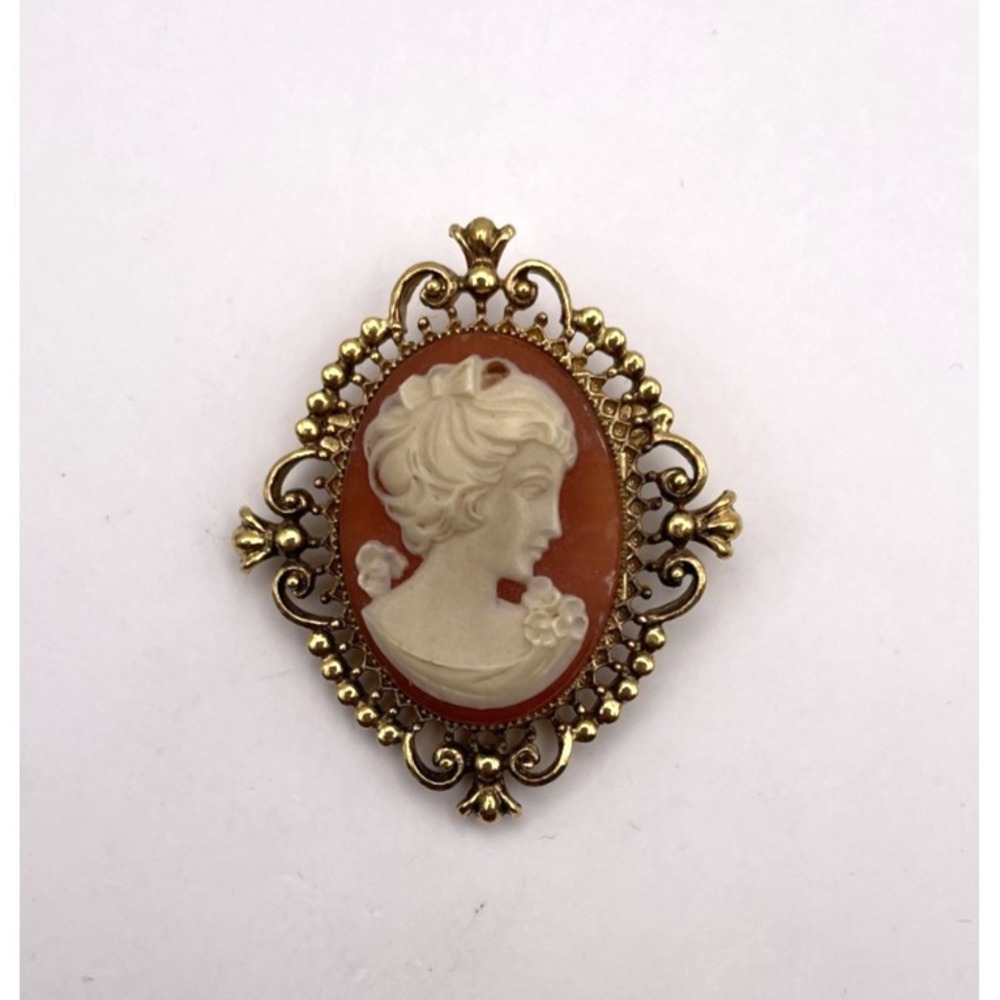 Vintage Avon Cameo Locket Brooch